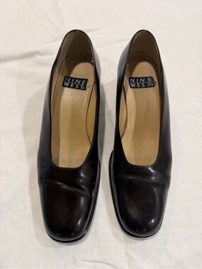Closet Clear-Out - Nine West Dark Brown Low-Heel Pumps Size 9.5M